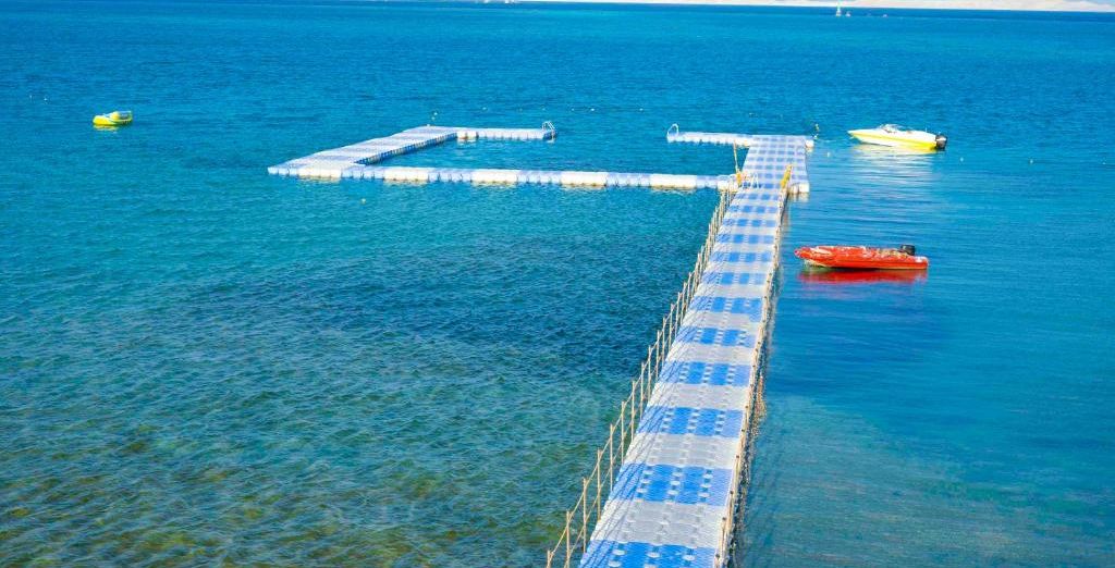 Ivy Cirene Island Aqua Park Resort 4*