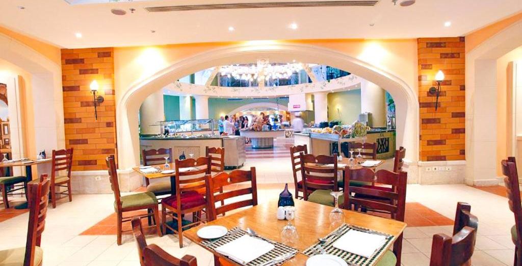 Ivy Cirene Island Aqua Park Resort 4*
