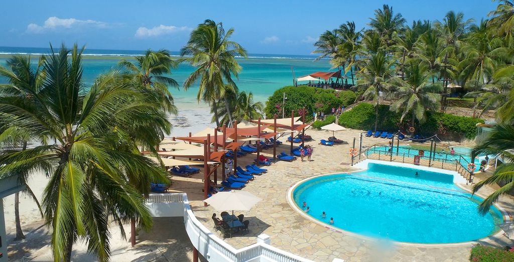 Voyager Beach Resort 4* e safari nella natura
