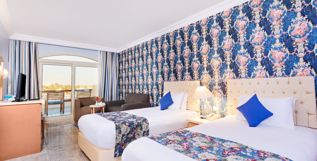 Royal Lagoons Aqua Park Resort & Spa 5*