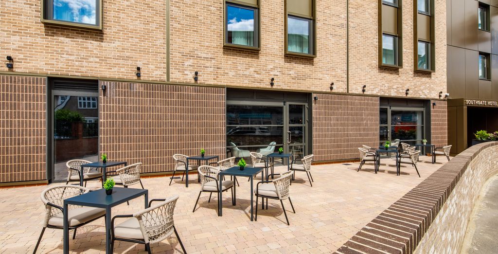 Southgate Hotel London 4*