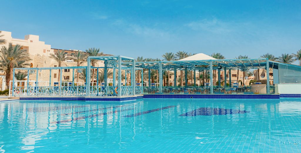 Royal Lagoons Aqua Park Resort & Spa 5*
