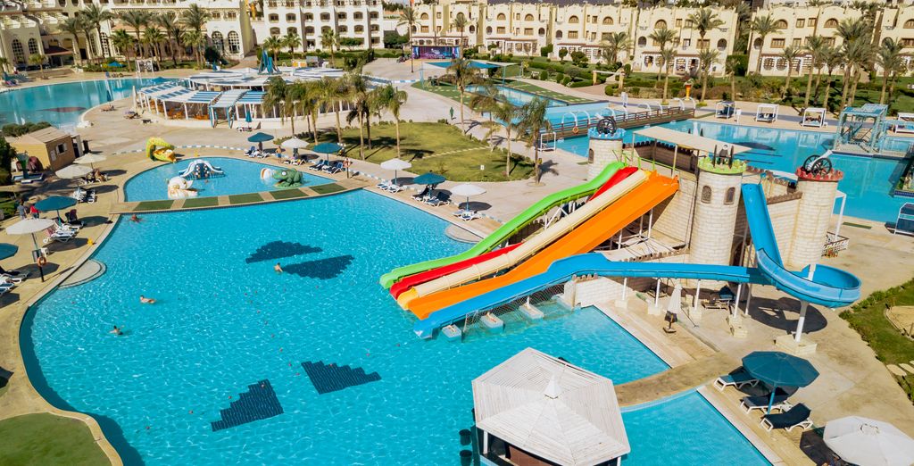 Royal Lagoons Aqua Park Resort & Spa 5*