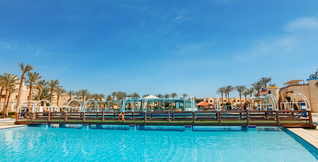 Royal Lagoons Aqua Park Resort & Spa 5*