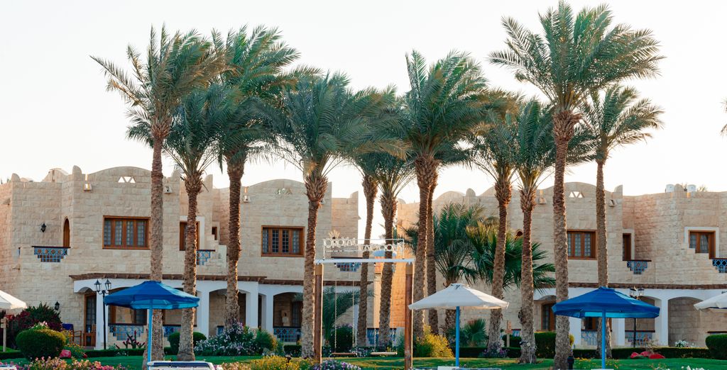 Royal Lagoons Aqua Park Resort & Spa 5*