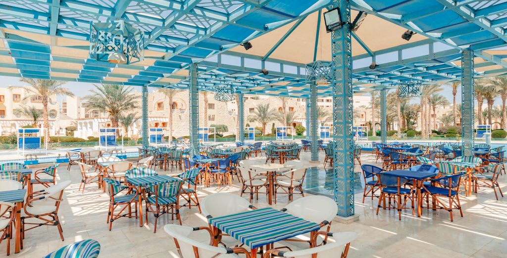 Royal Lagoons Aqua Park Resort & Spa 5*
