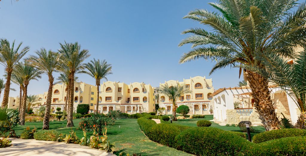 Royal Lagoons Aqua Park Resort & Spa 5*