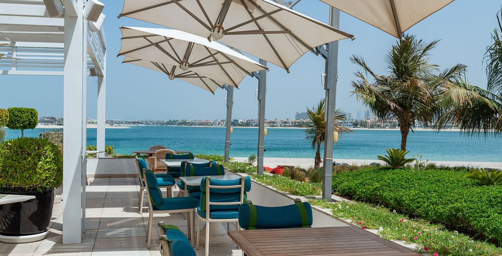 Th8 Palm Dubai Beach Resort Vignette Collection, an IHG hotel 5*