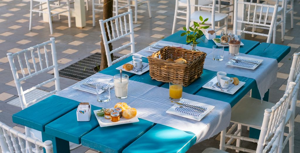 Regent Beach Hotel & Apartments 4*
