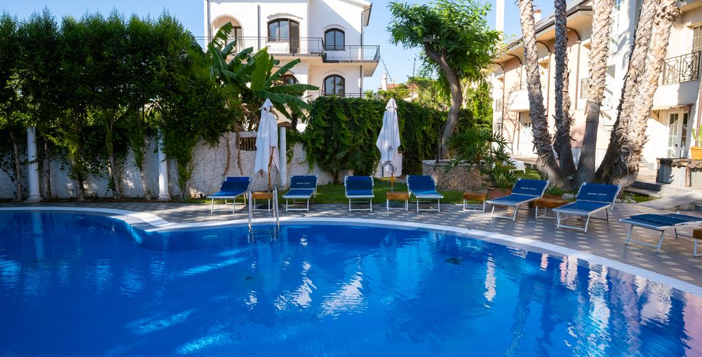Regent Beach Hotel & Apartments 4*