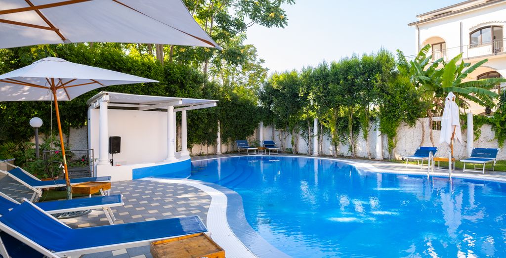 Regent Beach Hotel & Apartments 4*