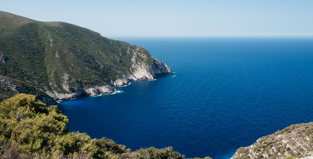  Gerakas Belvedere Luxury Suites 4*