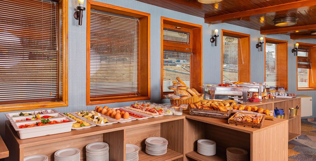 Fortuna Boat Hotel 
