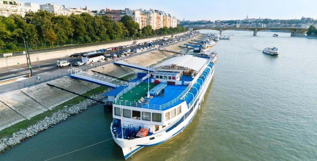 Fortuna Boat Hotel 
