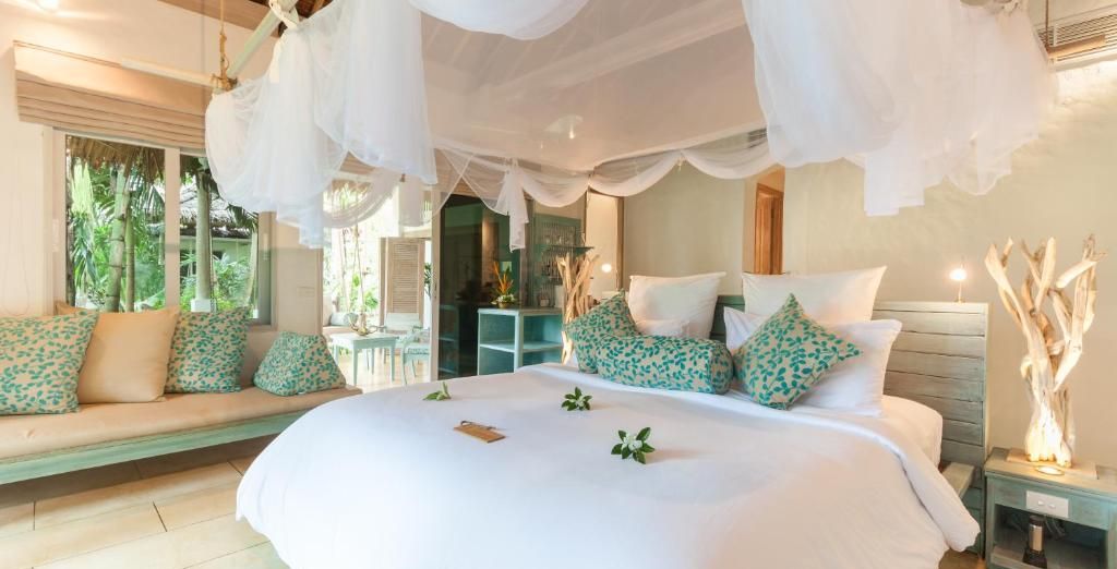 Rawai Palm Beach Resort 4*, Paradise KohYao Resort 4*, Peace Laguna Resort & Spa 4* e possibile pre-estensione al Mode Sathorn Hotel Bangkok 4*