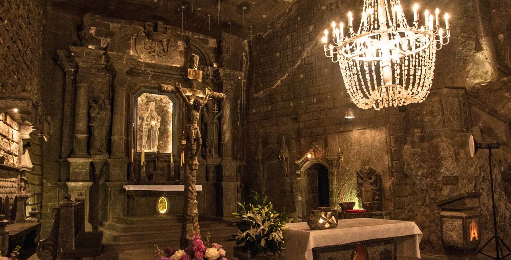 Autotour: Immersione nella storia del Paese