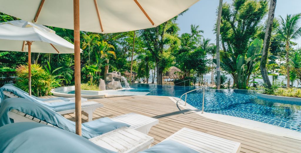Rawai Palm Beach Resort 4*, Paradise KohYao Resort 4*, Peace Laguna Resort & Spa 4* e possibile pre-estensione al Mode Sathorn Hotel Bangkok 4*