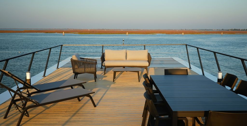 AQVA - The Exclusive Water Loft 