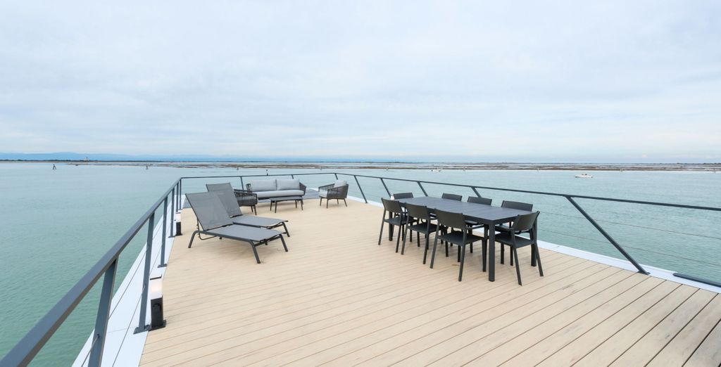 AQVA - The Exclusive Water Loft 