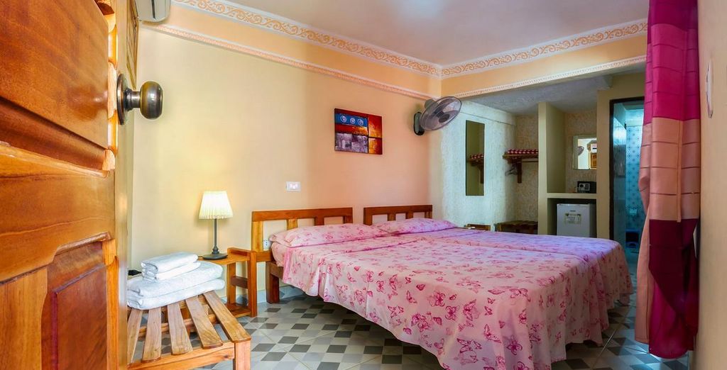 Tour privato: Tra vivaci città e mare cristallino