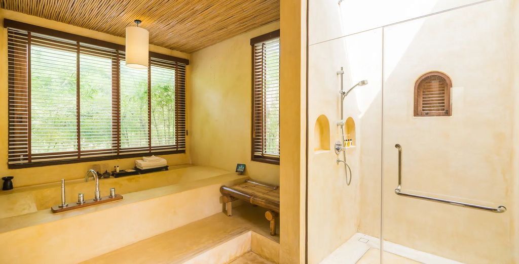 Novotel Bangkok Sukhumvit 20 5*, Vignette Collection Dinso Resort & Villas Ko Chang by IHG 5* con possibile estensione a Koh Kood