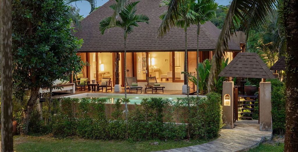 Mercure Bangkok Sukhumvit 11 4*, Dinso Resort & Villas Ko Chang, Vignette Collection by IHG 5* e eventuale soggiorno all'High Season Pool Villa & Spa 5*