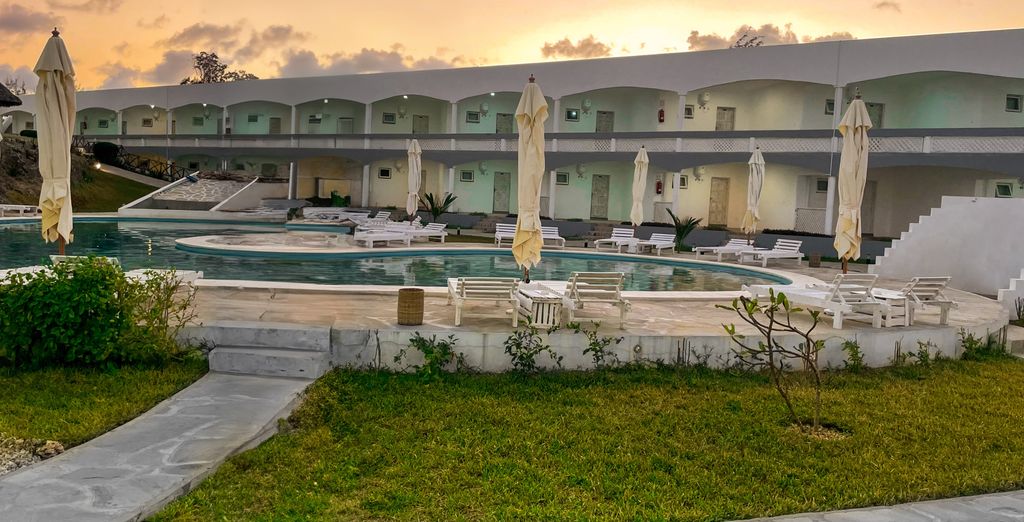 Safari Riziki con estensione all'AHG Lion Beach Resort & Spa 4*