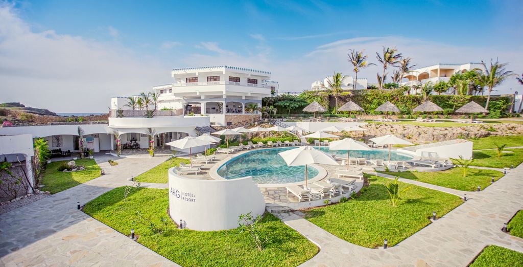 Safari Riziki con estensione all'AHG Lion Beach Resort & Spa 4*