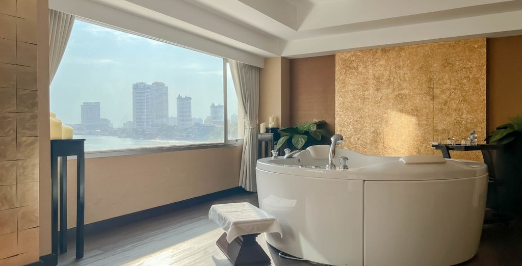 Ramada Plaza by Wyndham, Bangkok 5* e Barcelo Coconut Island, Phuket 5*