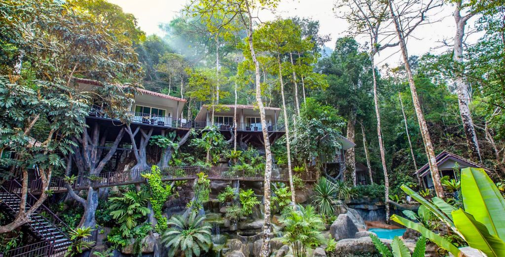 Laya Resort Phuket Island 4*, 1 notte a Khao Sok e Khao Lak Laguna Resort 4* con possibile pre-estensione a Bangkok