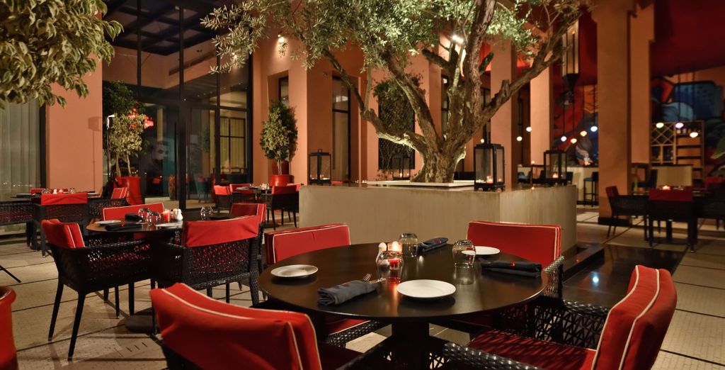 Movenpick Hotel Mansour Eddahbi 5*