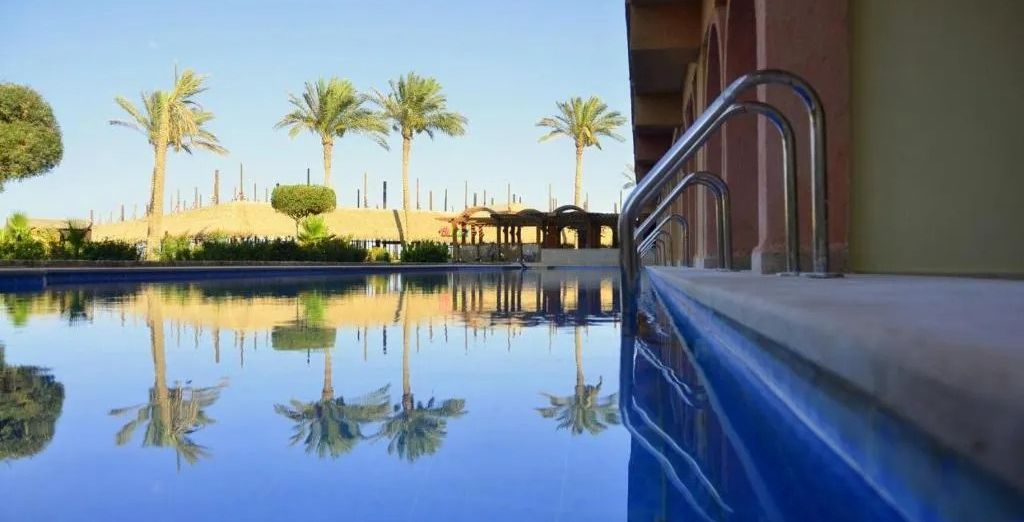 Sea Beach Aqua Park Resort 4*