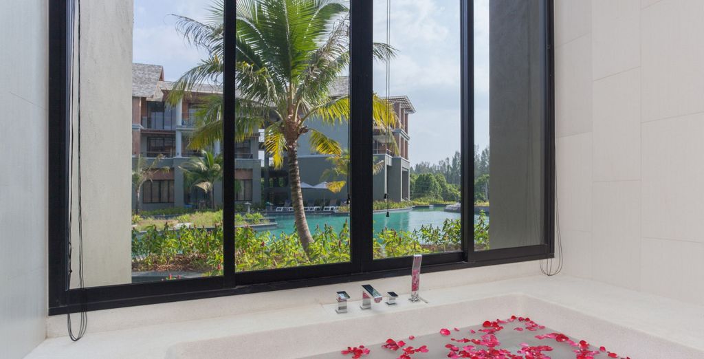 Combinato Maikhao Palm Beach Resort 4*, Royal Yao Yai Island Beach Resort 5* e Mai Khao Lak Beach Resort & Spa 5*