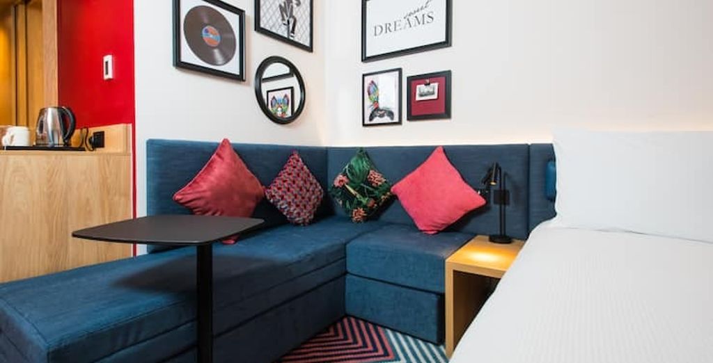 Hampton by Hilton Park Royal 4*