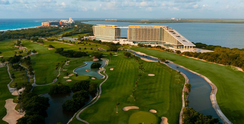 Hyatt Vivid Grand Island Cancun 5* - Adult Only
