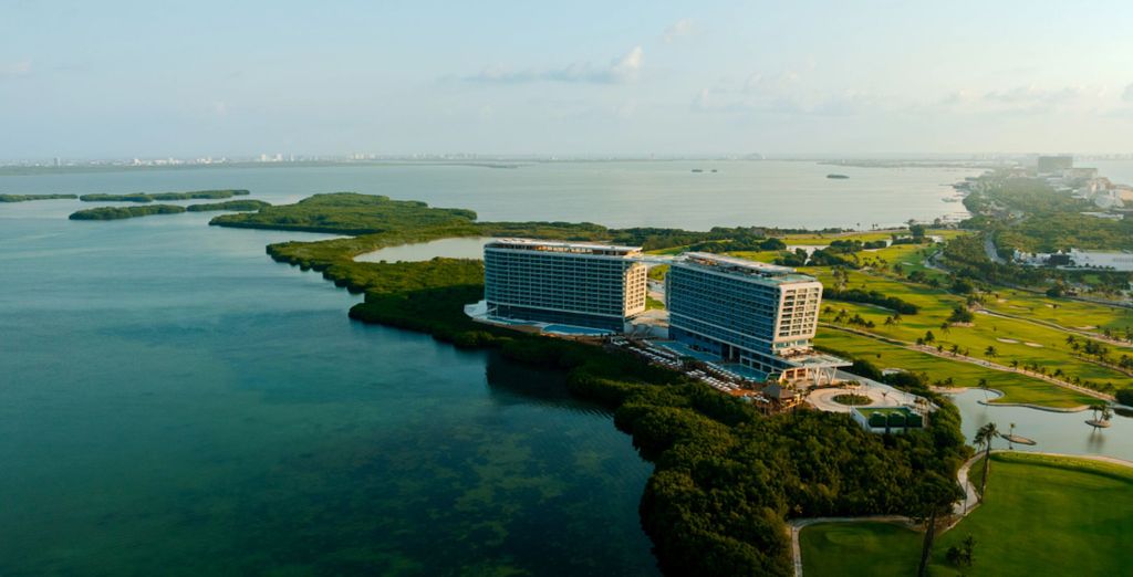 Hyatt Vivid Grand Island Cancun 5* - Adult Only