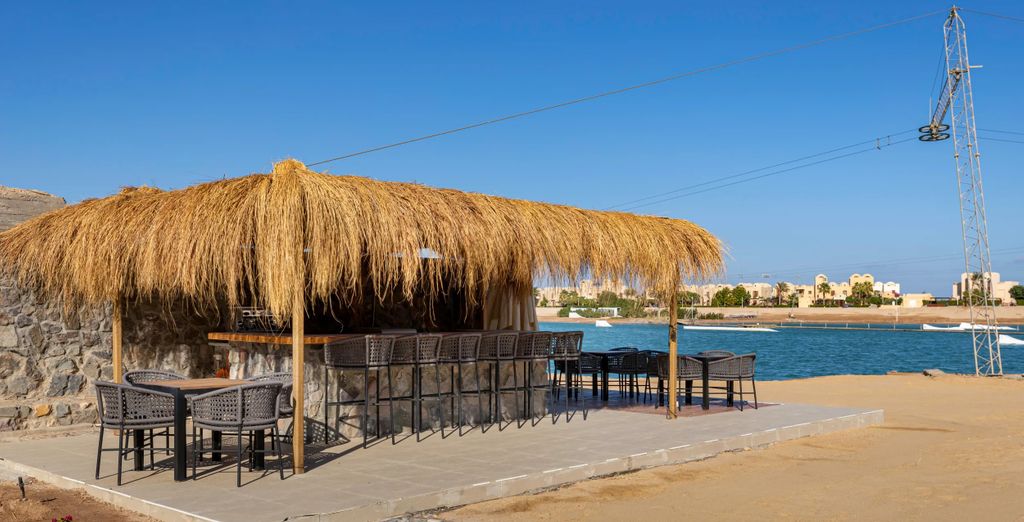 Creek Hotel & Residences 5*