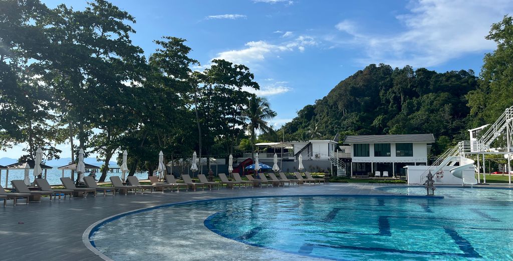 Combinato Maikhao Palm Beach Resort 4*, Royal Yao Yai Island Beach Resort 5* e Mai Khao Lak Beach Resort & Spa 5*