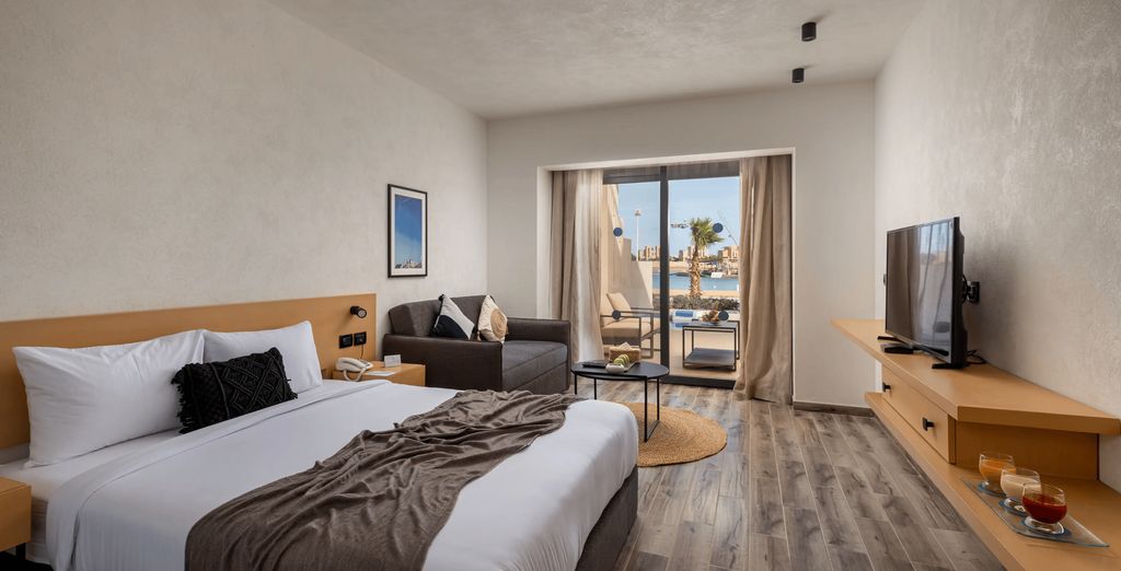 Creek Hotel & Residences 5*