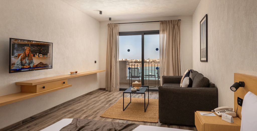 Creek Hotel & Residences 5*