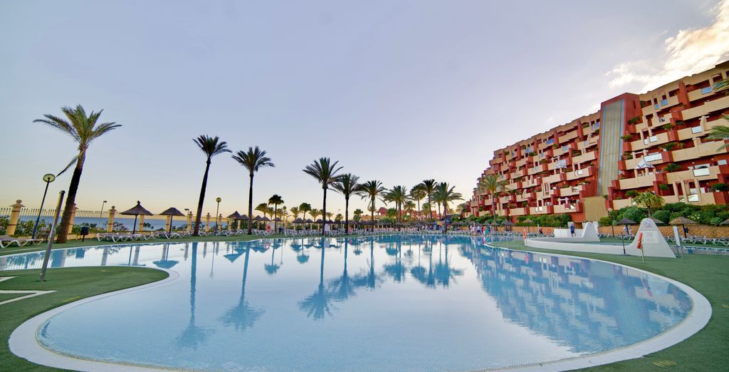 Ôclub Experience Holiday World Village 4*