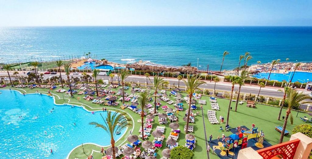 Ôclub Experience Holiday World Village 4*