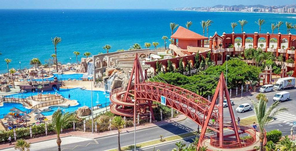 Ôclub Experience Holiday World Village 4*
