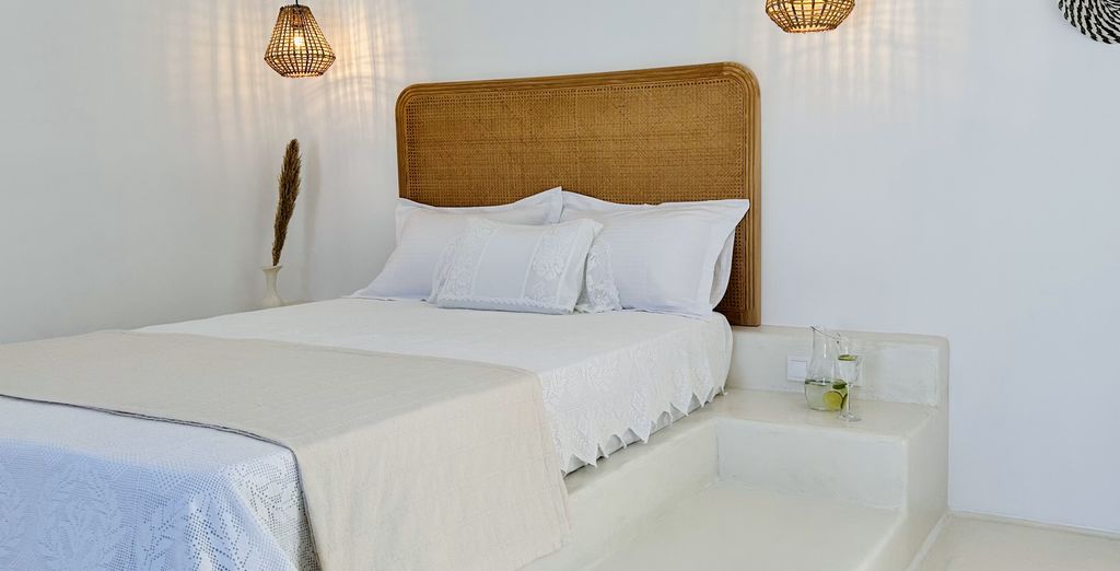 Myconian Theros Luxury Suites