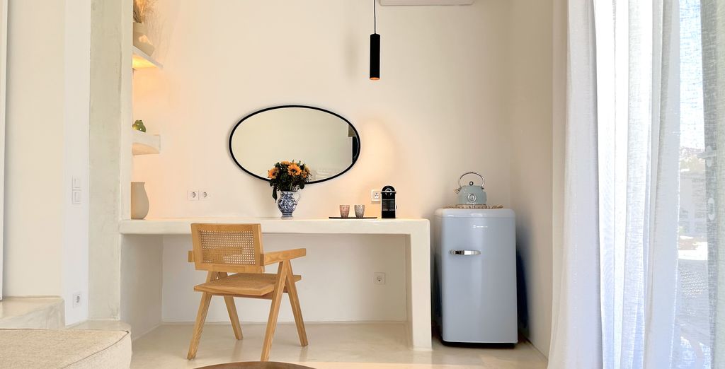 Myconian Theros Luxury Suites
