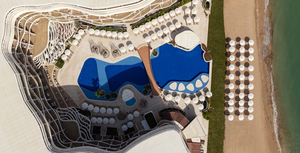 The St. Regis Al Mouj Muscat Resort 5* con possibile prolungamento all'Hotel Indigo Jabal Akhdar Resort & Spa by IHG 4*