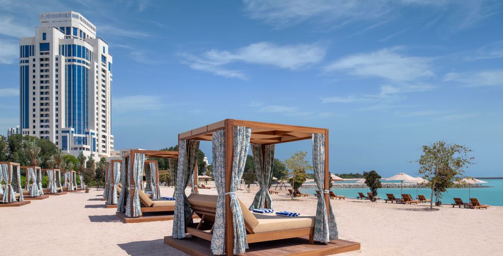 The Ritz-Carlton, Doha 5* con possibile estensione al The Outpost Al Barari 5*