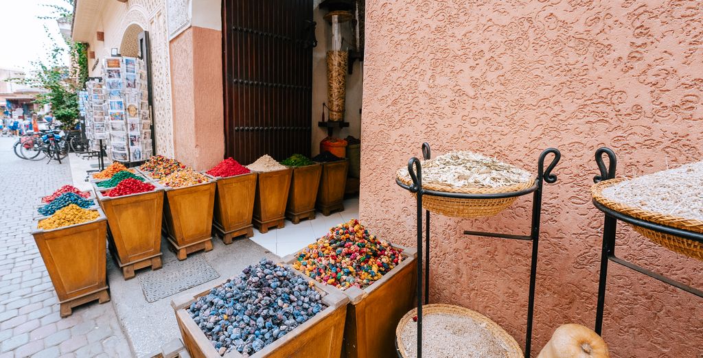 Riad Le Perroquet Bleu con possibile prolungamento all'Agafay Valley Camp 5*