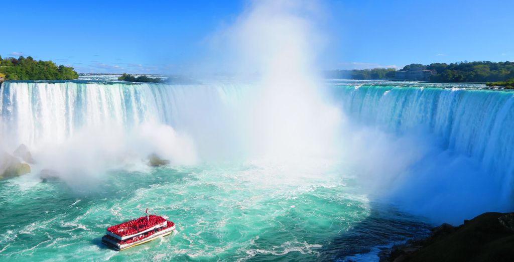 Photographie des chutes du Niagara à la frontière des États-Unis ainsi que du Canada