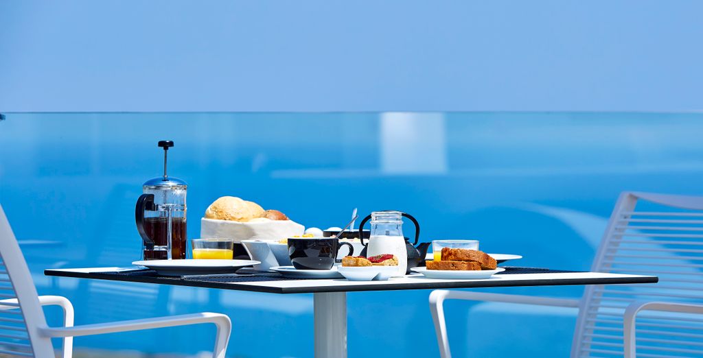 Aperanto Suites 4*